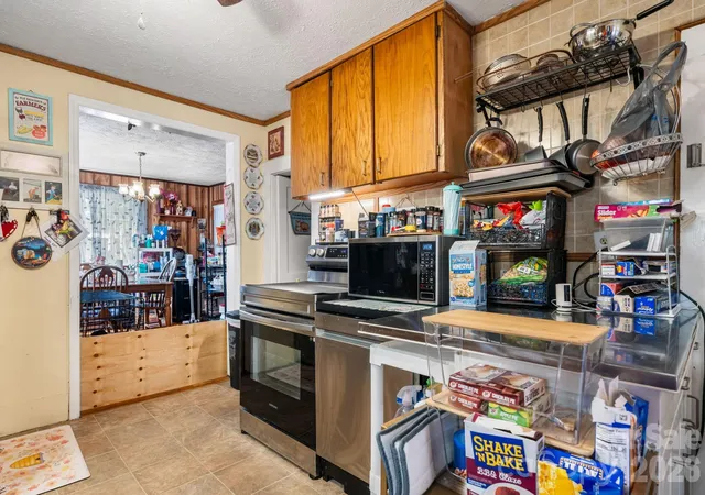 Photo 4 of Single family home for sale at 2504 Brentwood Cir, Lenoir, NC 28645 | MLS# 4406132 | Listing updated on 2026-09-22