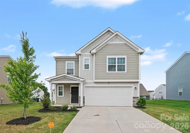 Photo 2 of Single family home for sale at 152 Hanging Rock Trl, Statesville, NC 28625 | MLS# 4406133 | Listing updated on 2026-08-08