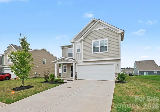 Photo 3 of Single family home for sale at 152 Hanging Rock Trl, Statesville, NC 28625 | MLS# 4406133 | Listing updated on 2026-08-08