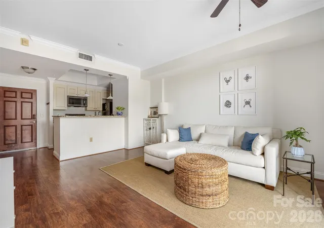 2nd image of 300 W 5th St #419, Charlotte, NC 28202 | MLS# 4406145