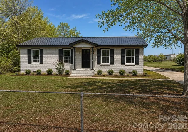 Photo 1 of Single family home for sale at 1180 W Wall St, Wadesboro, NC 28170 | MLS# 4406146 | Listing updated on 2026-07-22