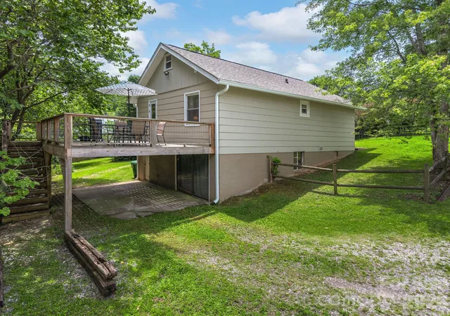 Photo 3 of Single family home for sale at 73 Fair Oaks Rd, Arden, NC 28704 | MLS# 4406154 | Listing updated on 2026-09-17