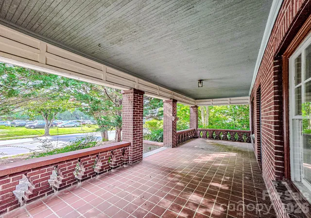 Photo 3 of Single family home for sale at 154 S Broadway St, Forest City, NC 28043 | MLS# 4406158 | Listing updated on 2026-09-26
