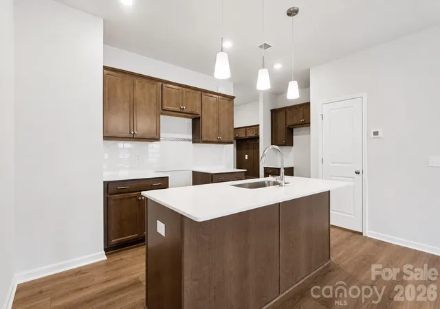 Photo 3 of Townhouse for sale at 4632 Lakeview Rd, Charlotte, NC 28216 | MLS# 4406186 | Listing updated on 2026-09-06