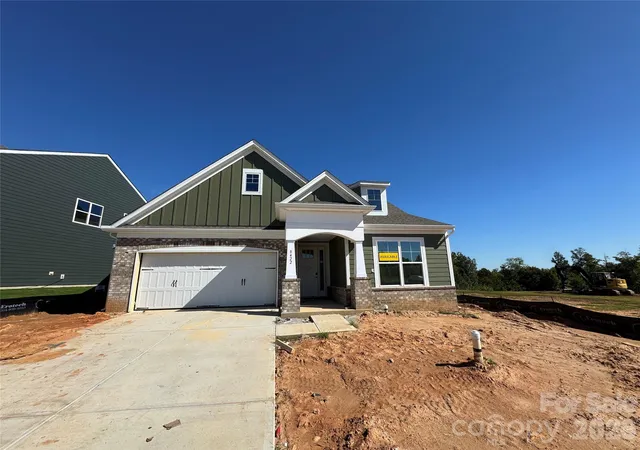 Photo 2 of Single family home for sale at 8422 Acadia Pkwy, Sherrills Ford, NC 28673 | MLS# 4406201 | Listing updated on 2026-10-02