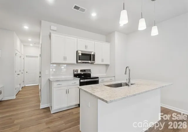 Photo 2 of Townhouse for sale at 4628 Lakeview Rd, Charlotte, NC 28216 | MLS# 4406208 | Listing updated on 2026-08-15
