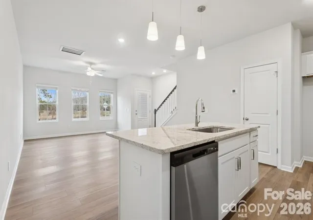 Photo 3 of Townhouse for sale at 4628 Lakeview Rd, Charlotte, NC 28216 | MLS# 4406208 | Listing updated on 2026-08-15