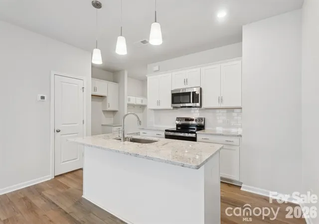 Photo 3 of Townhouse for sale at 4628 Lakeview Rd, Charlotte, NC 28216 | MLS# 4406208 | Listing updated on 2026-08-15