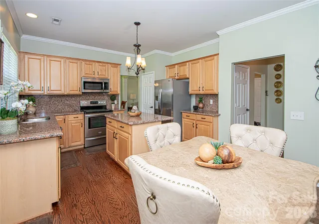 Photo 4 of Single family home for sale at 14114 Eldon Dr, Charlotte, NC 28277 | MLS# 4406225 | Listing updated on 2026-10-04