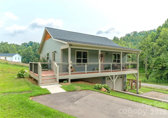 Photo 1 of Single family home for sale at 38 Sunrise Dr, Mars Hill, NC 28754 | MLS# 4406228 | Listing updated on 2026-08-11