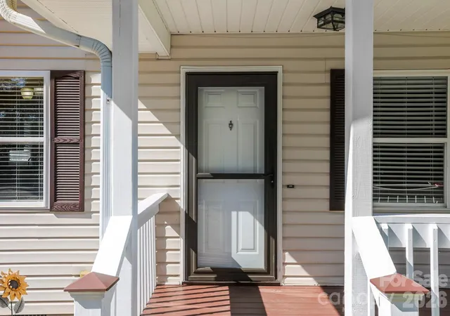 Photo 3 of Single family home for sale at 51 Kay Thomas Dr, Hendersonville, NC 28792 | MLS# 4406229 | Listing updated on 2026-09-16
