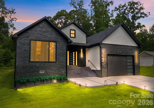 Single family home for sale at 314 Oak Knoll, Hildebran, NC 28637 | MLS# 4406259