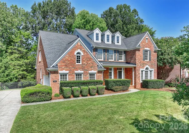Photo 1 of Sale Pending at 7410 Roseland Ave, Charlotte, NC 28277 | MLS# 4406265 | Listing updated on 2026-10-20