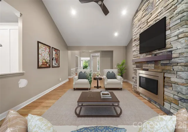 4th image of 14 Waterbury Ct, Hendersonville, NC 28791 | MLS# 4406269