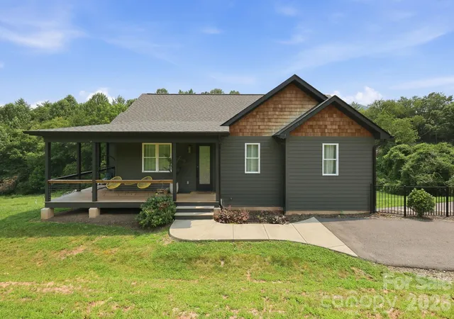 Photo 1 of Single family home for sale at 322 Goughes Branch Rd, Leicester, NC 28748 | MLS# 4406273 | Listing updated on 2026-09-04