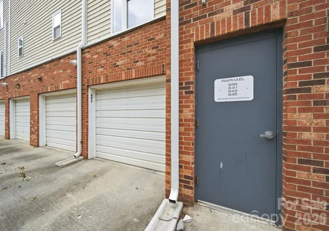 Listing Photo 2 - Condo for sale in building located at 643 Raphael Pl, Charlotte, NC 28205 - Unit #