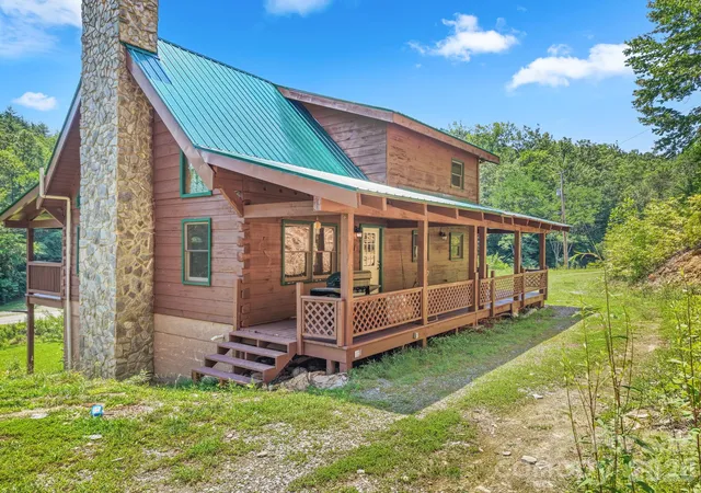 Photo 3 of Single family home for sale at 2560 Round Hl Rd, Bryson City, NC 28713 | MLS# 4406322 | Listing updated on 2026-09-01