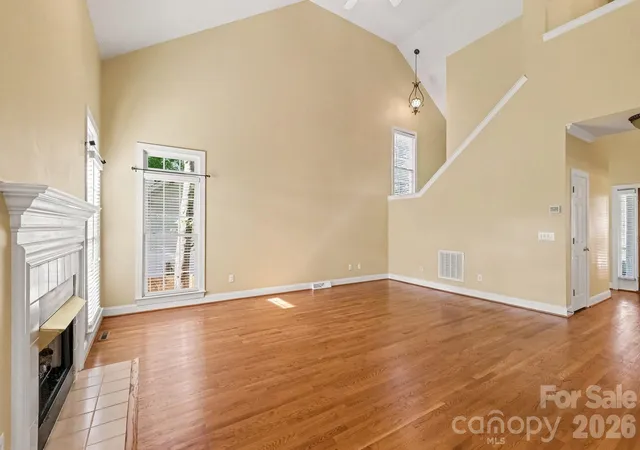 Photo 3 of Sale Pending at 4003 Country Oaks Dr, Waxhaw, NC 28173 | MLS# 4406333 | Listing updated on 2026-10-02