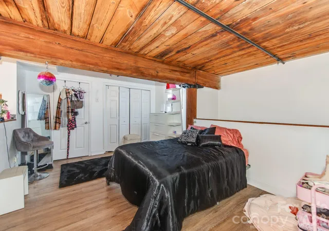 Listing Photo 2 - Condo for sale in building located at 201 Hoskins Rd S, Charlotte, NC 28208 - Unit #122