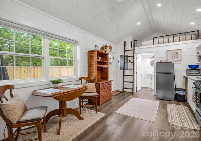 4th image of 407 Hiawassee Ave, Black Mountain, NC 28711 | MLS# 4406378
