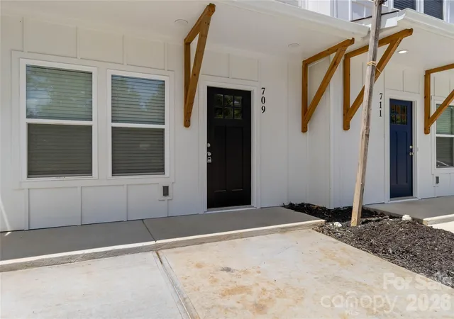 Photo 3 of Townhouse for sale at 709 Pennsylvania Ave, Charlotte, NC 28216 | MLS# 4406385 | Listing updated on 2026-08-09
