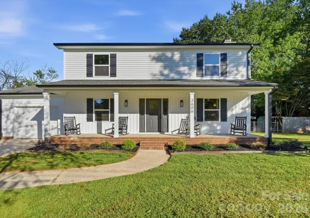 Photo 3 of Single family home for sale at 2606 Pine Forest Dr, Gastonia, NC 28056 | MLS# 4406413 | Listing updated on 2026-10-09