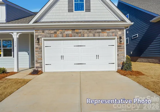 Photo 2 of Single family home for sale at 8470 Acadia Pkwy, Sherrills Ford, NC 28673 | MLS# 4406421 | Listing updated on 2026-08-19