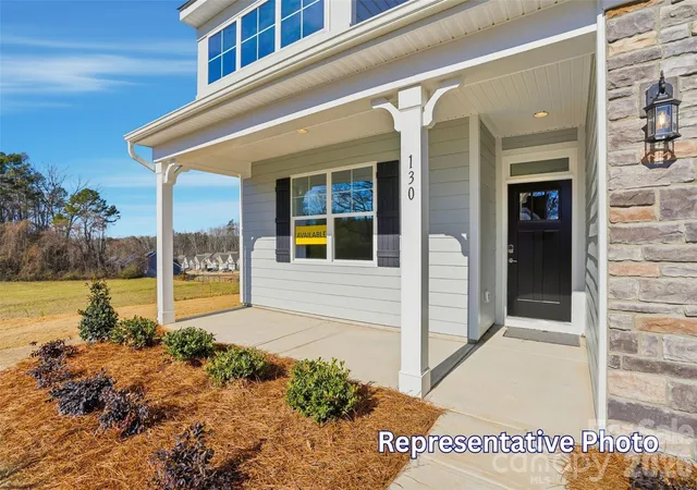 Photo 2 of Single family home for sale at 8470 Acadia Pkwy, Sherrills Ford, NC 28673 | MLS# 4406421 | Listing updated on 2026-08-19