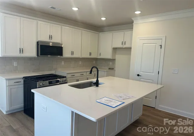 Photo 2 of Single family home for sale at 8470 Acadia Pkwy, Sherrills Ford, NC 28673 | MLS# 4406421 | Listing updated on 2026-10-24