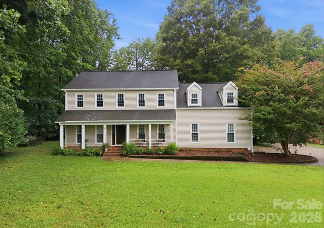 Photo 2 of Single family home for sale at 115 Valley Glen Dr, Waxhaw, NC 28173 | MLS# 4406430 | Listing updated on 2026-08-15
