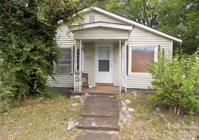 1st image of 604 W Harrison Ave, Gastonia, NC 28052 | MLS# 4406432