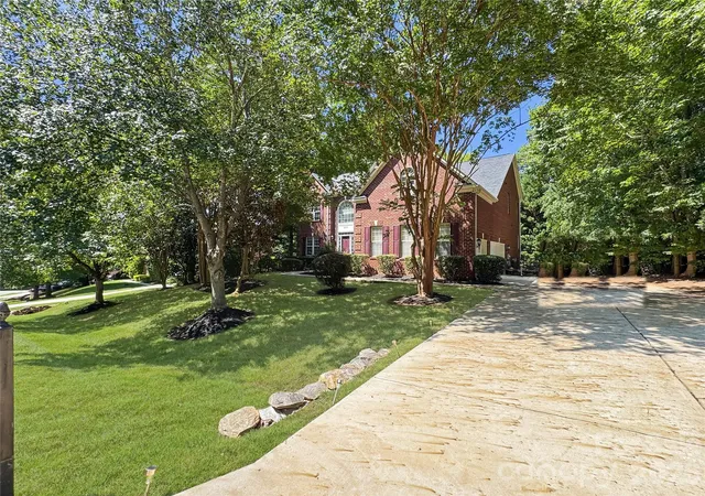 Photo 3 of Single family home for sale at 6119 Savannah Grace Ln, Huntersville, NC 28078 | MLS# 4406461 | Listing updated on 2026-10-03