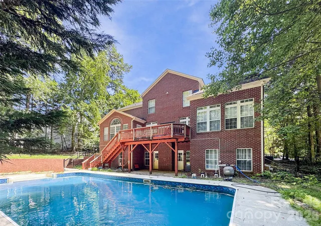 Photo 4 of Single family home for sale at 6119 Savannah Grace Ln, Huntersville, NC 28078 | MLS# 4406461 | Listing updated on 2026-10-03