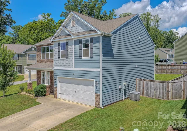 Photo 2 of Single family home for sale at 355 Tavernier Ln, Candler, NC 28715 | MLS# 4406463 | Listing updated on 2026-09-25