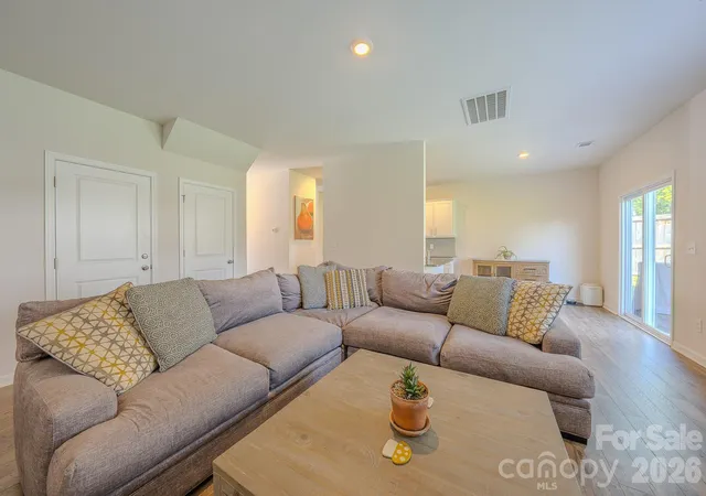 Photo 4 of Single family home for sale at 355 Tavernier Ln, Candler, NC 28715 | MLS# 4406463 | Listing updated on 2026-09-25