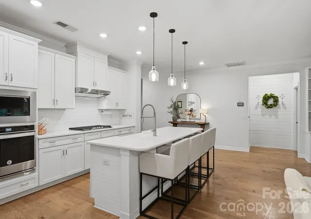 Photo 3 of Sale Pending at 8504 Pennegrove Cir, Charlotte, NC 28214 | MLS# 4406514 | Listing updated on 2026-08-28