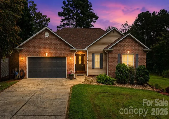 Photo 1 of Single family home for sale at 199 Bethlehem Manufacturing Ln, Hickory, NC 28601 | MLS# 4406517 | Listing updated on 2026-09-02