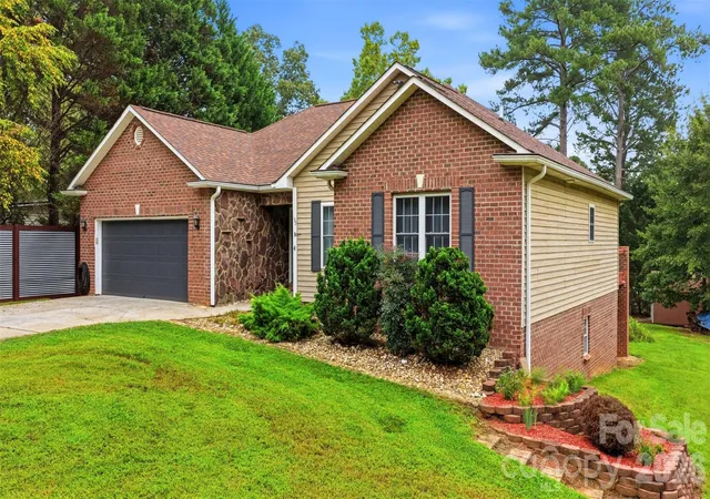 Photo 2 of Single family home for sale at 199 Bethlehem Manufacturing Ln, Hickory, NC 28601 | MLS# 4406517 | Listing updated on 2026-09-02