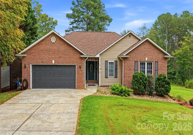 Photo 3 of Single family home for sale at 199 Bethlehem Manufacturing Ln, Hickory, NC 28601 | MLS# 4406517 | Listing updated on 2026-10-01