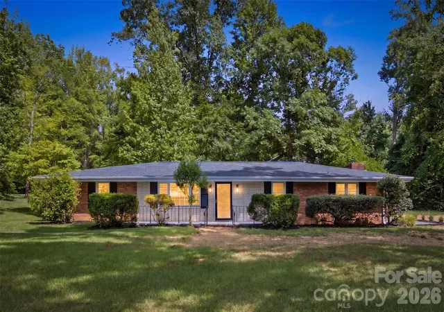 Single family home for sale at 8223 Knollwood Cir, Charlotte, NC 28213 | MLS# 4406519