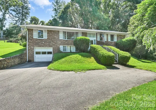 Single family home for sale at 28 Glenview Rd, Asheville, NC 28804 | MLS# 4406564