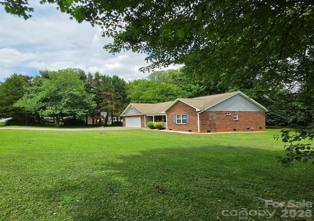 Photo 3 of Single family home for sale at 3402 Danial St, Conover, NC 28613 | MLS# 4406576 | Listing updated on 2026-10-03