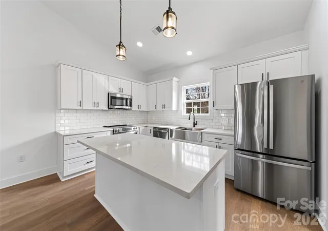 Photo 1 of Single family home for sale at 412 S Hill St, Gastonia, NC 28052 | MLS# 4406581 | Listing updated on 2026-10-29