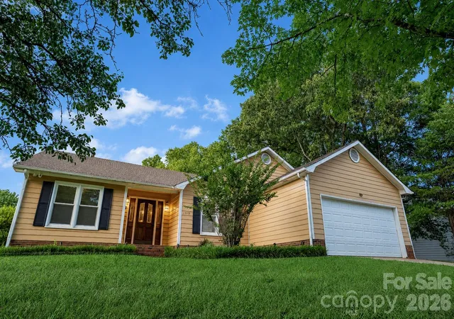Photo 2 of Single family home for sale at 11513 Waterflower Ln, Charlotte, NC 28262 | MLS# 4406582 | Listing updated on 2026-09-08