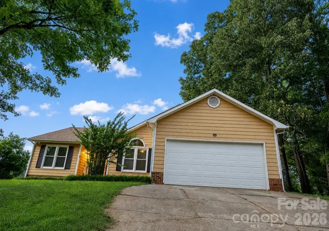 Photo 2 of Single family home for sale at 11513 Waterflower Ln, Charlotte, NC 28262 | MLS# 4406582 | Listing updated on 2026-09-08