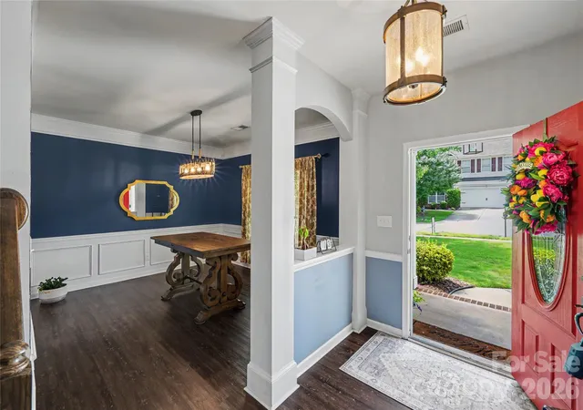 Photo 3 of Single family home for sale at 4916 Elementary View Dr, Charlotte, NC 28269 | MLS# 4406604 | Listing updated on 2026-09-25