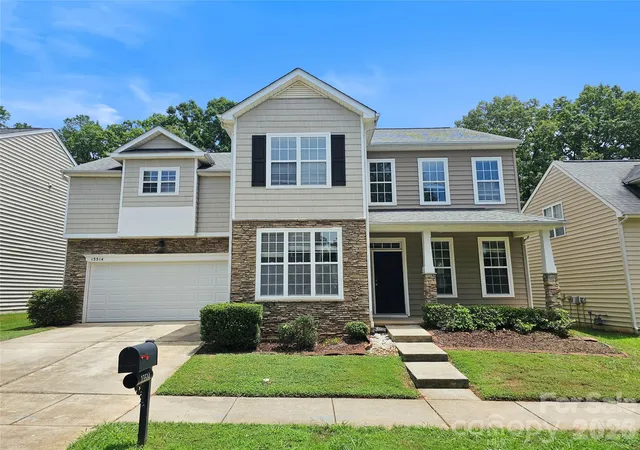 Photo 1 of Single family home for sale at 13514 Delstone Dr, Huntersville, NC 28078 | MLS# 4406608 | Listing updated on 2026-10-06