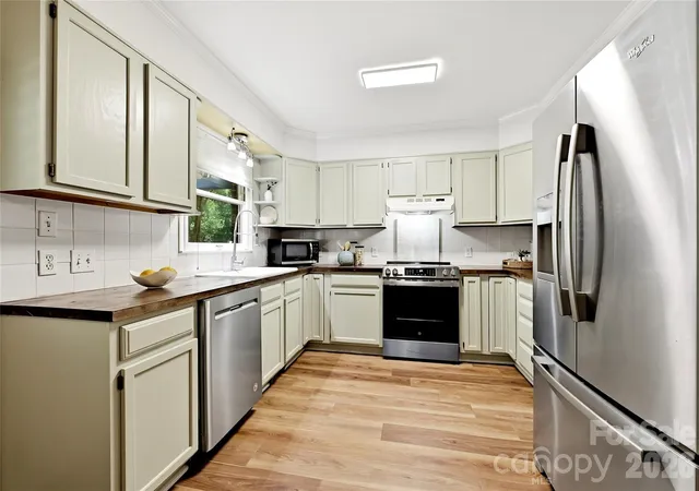 Photo 4 of Single family home for sale at 2308 Knickerbocker Dr, Charlotte, NC 28212 | MLS# 4406627 | Listing updated on 2026-10-26