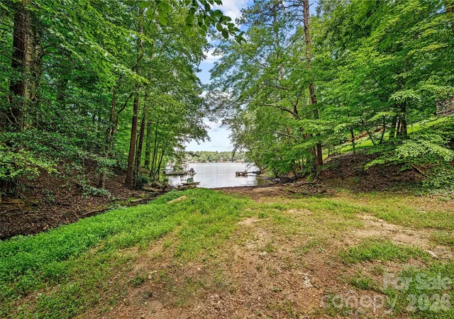 Photo 4 of Single family home for sale at 5135 36th Street Dr NE, Hickory, NC 28601 | MLS# 4406637 | Listing updated on 2026-10-03