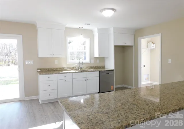 Photo 4 of Single family home for sale at 220 Mcclain St, York, SC 29745 | MLS# 4406640 | Listing updated on 2026-10-21
